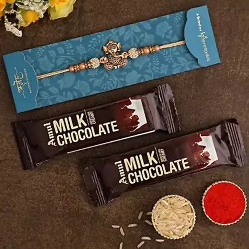 Enticing Ganesha Rakhi & Amul Milk Chocolate Flow Wraps - Combo Pack