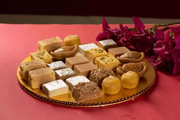 Pulla Reddy Special Assorted Sweets - 500 gm