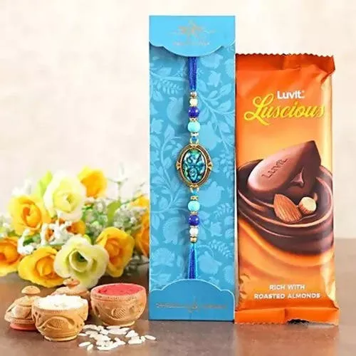 Striking Epoxy Rakhi & LuvIt Roasted Almonds Chocolate - Combo